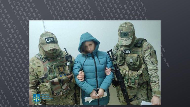 В Одесі затримали жінку, яку підозрюють у співпраці з російськими спецслужбами
